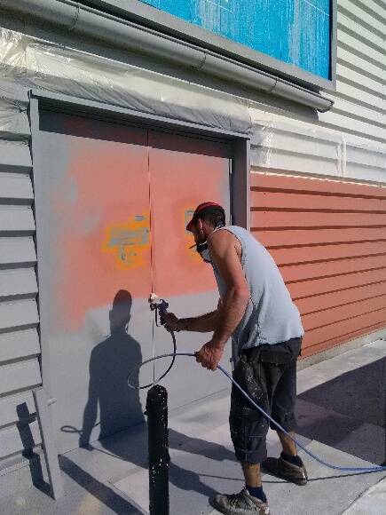 Mise en peinture de porte au Decathlon de Montbeliard Guebwiller